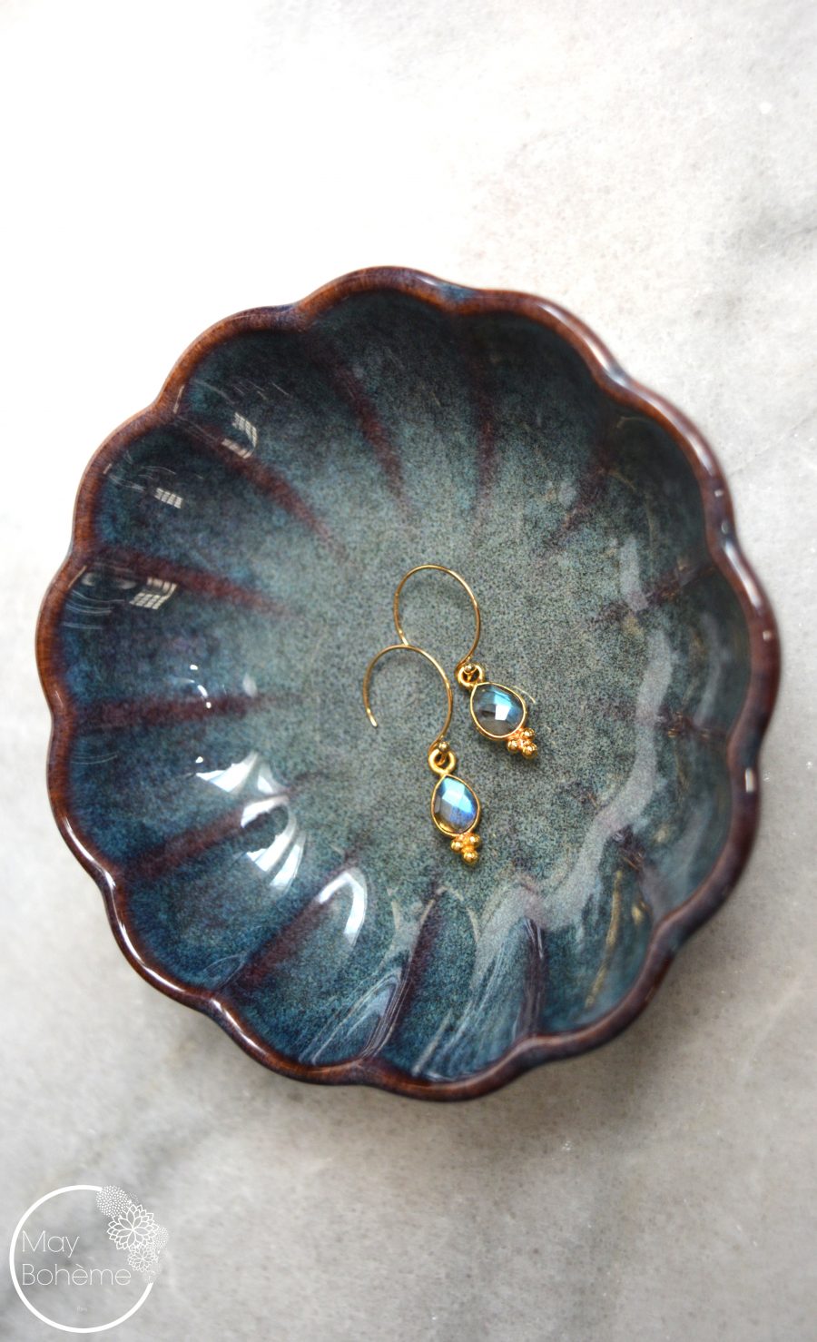 Boucles d’oreilles Ernest – Dormeuses pierres fines Labradorites gouttes indiennes – Image 4