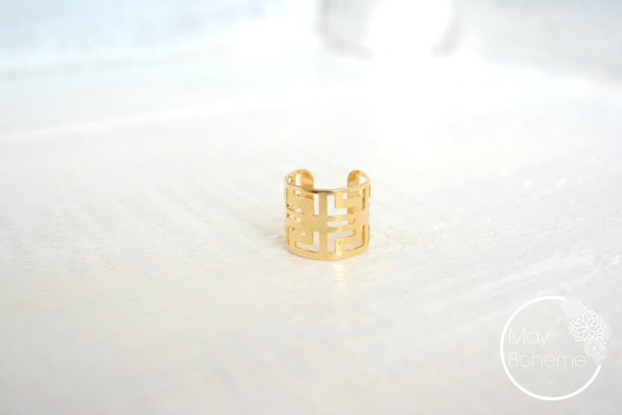 Bague  ASSIA – Large anneau ajustable ajouré, plaqué or 18 carats – Image 2