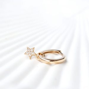 Créole Sweety star – Boucle d’oreille petite créole étoile plaqué or zirconium