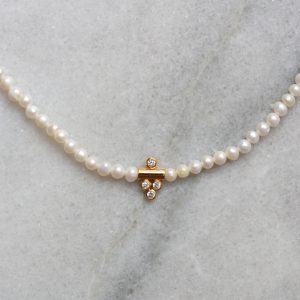 Collier MARIUS – Collier perles eau douce blanche pendentif ethnique zirconium
