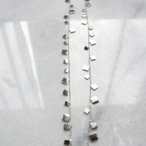 Sautoir Josépha – Sautoir chaîne petites pastilles trèfles acier inoxydable argent